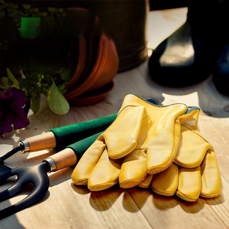 Individualiai pritaikytos karvės odos sodo darbo pirštinės, pagamintos iš tarpvalstybinių „Amazon“ karvės odos, skirtos darbui, skirtos darbui ūkyje, atsparios pradūrimams ir dilimui.