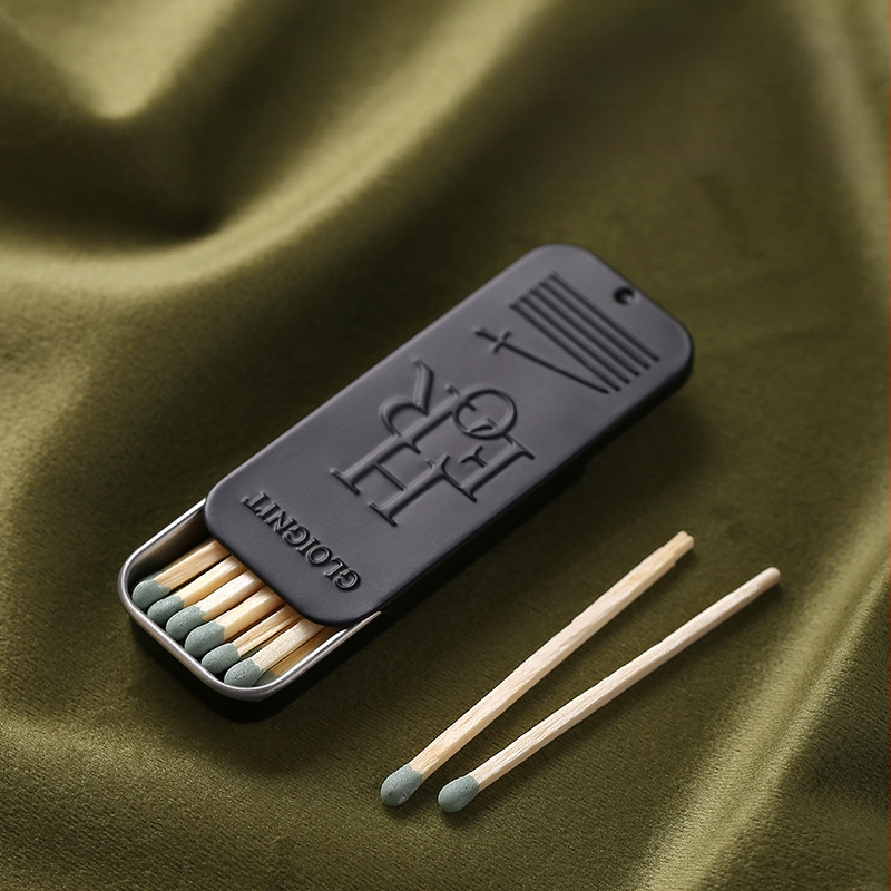 Tiku 6,5 cm pikkune reljeefne rauast kast vana toru süüte sigaretisüütaja tööriist avariitik