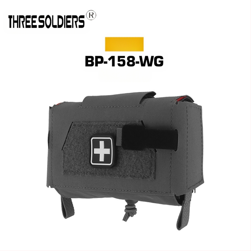 Taktikaline vest-vöö Molle, mis on varustatud väikese meditsiinilise kaasaskantava kiirvabastusega meditsiinikotiga V3