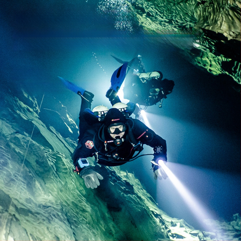 Nardymo žibintuvėlis, įkraunamas po vandeniu, profesionalus magnetinio jungiklio apšvietimas, stipri šviesa, atspari vandeniui, specialūs itin ryškūs lauko žibintai