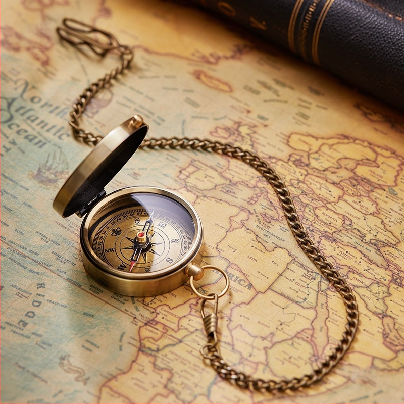 Euroopa retro nostalgiline kompass õues kasutatav metallist kompass keskaegse õppekaunistuse kaunistused kingituseks fotograafia rekvisiidid