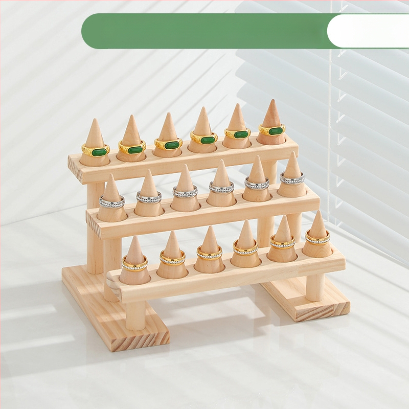 Täispuidust rõngastega vitriin mitmekihiline redel suure mahutavusega ehteriiul loominguline koonusekujuline rõngasklamber ehete hoiustamisriiul