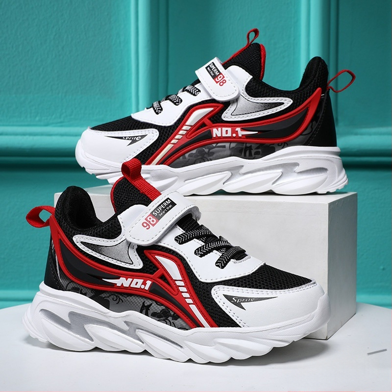 Jinjiangi tehase poiste kingad 2023 kevad- ja sügiskollektsioonist uued hingavad võrgust poiste tossud libisemiskindlad kulumiskindlad