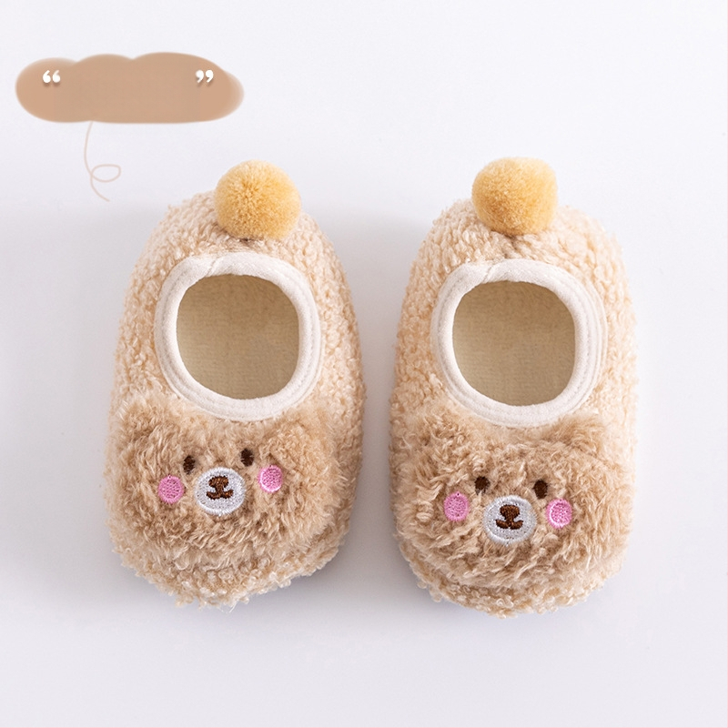 Miyou puuvillased sügis-talvised uued kolmemõõtmelised karunukkude korallfliisist väikelapse kingad sametist polsterdusega libisemiskindlad põrandasokid