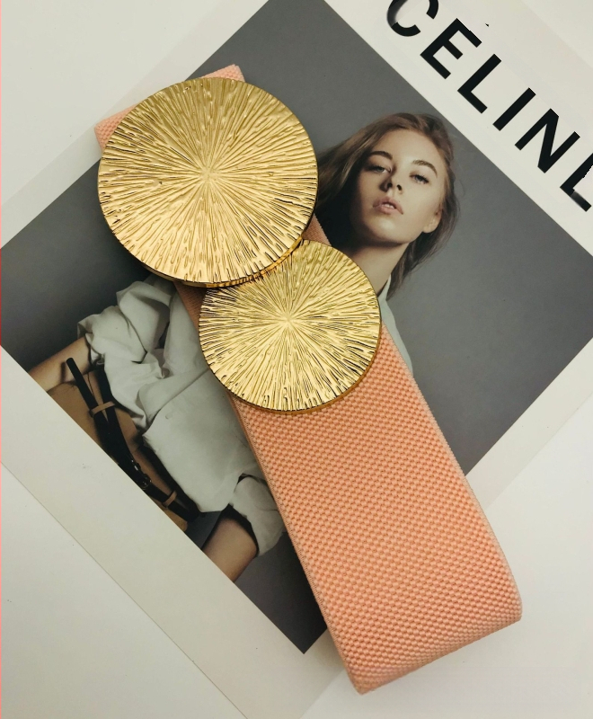 Moebrändi Euroopa ja Ameerika stiilis naiste vööga dekoratiivne mantel elastse vöökohaga, tihe metallist ümmargune pandla ja laia vöökohaga pitser