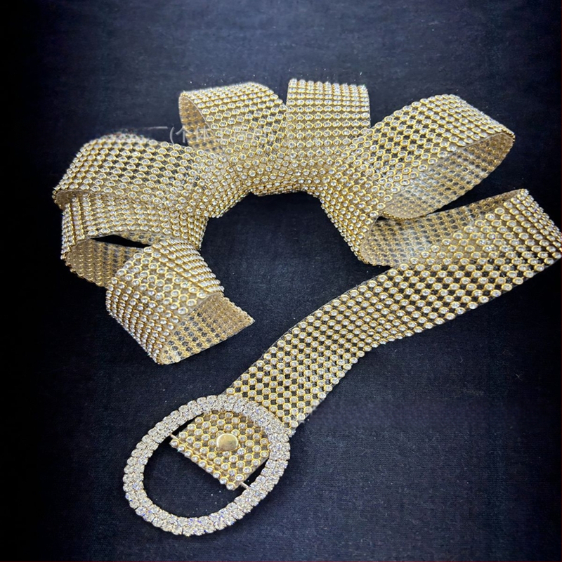 Taobao uus naiste teemantvöö 9 reaga suurte ovaalsete täiskividega inkrusteeritud vöödega riietega sidumiseks, 2024. aasta uus mudel