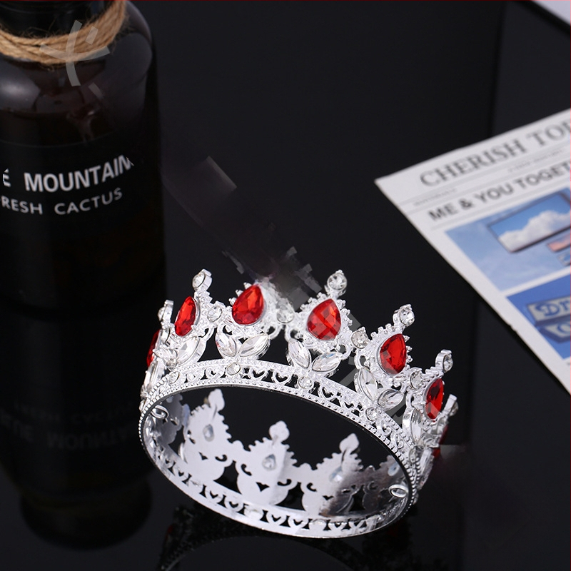 Piiriülene populaarne barokkstiilis pruudikroon, tiaara, kuninganna ballikleidi kroon erinevates värvides lillekaunistusega