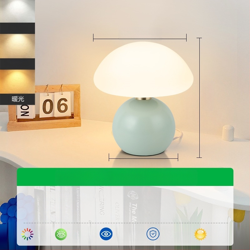 Stolová lampa vo francúzskom krémovom štýle, spálňa, nočné svetlo s vysokou farebnou hodnotou, severské dievča, romantická svadobná dekorácia