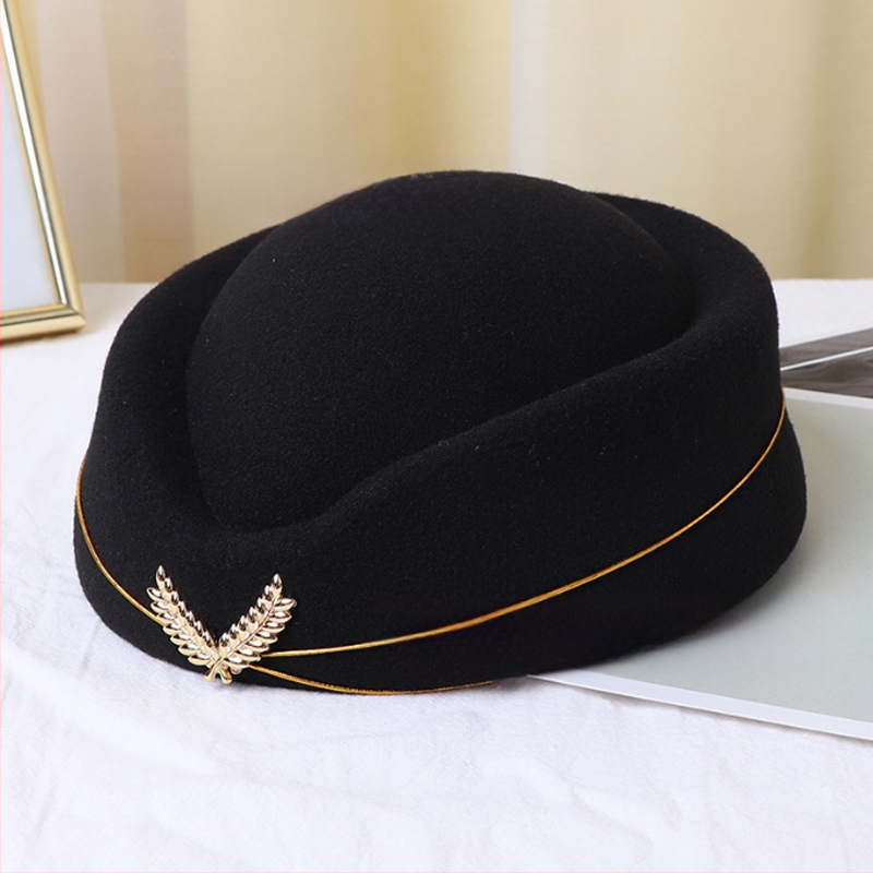 Stjuardessi müts, daamide barett, vastuvõtu etiketi müts, väike trummiorkester, Briti lavaesinemise müts