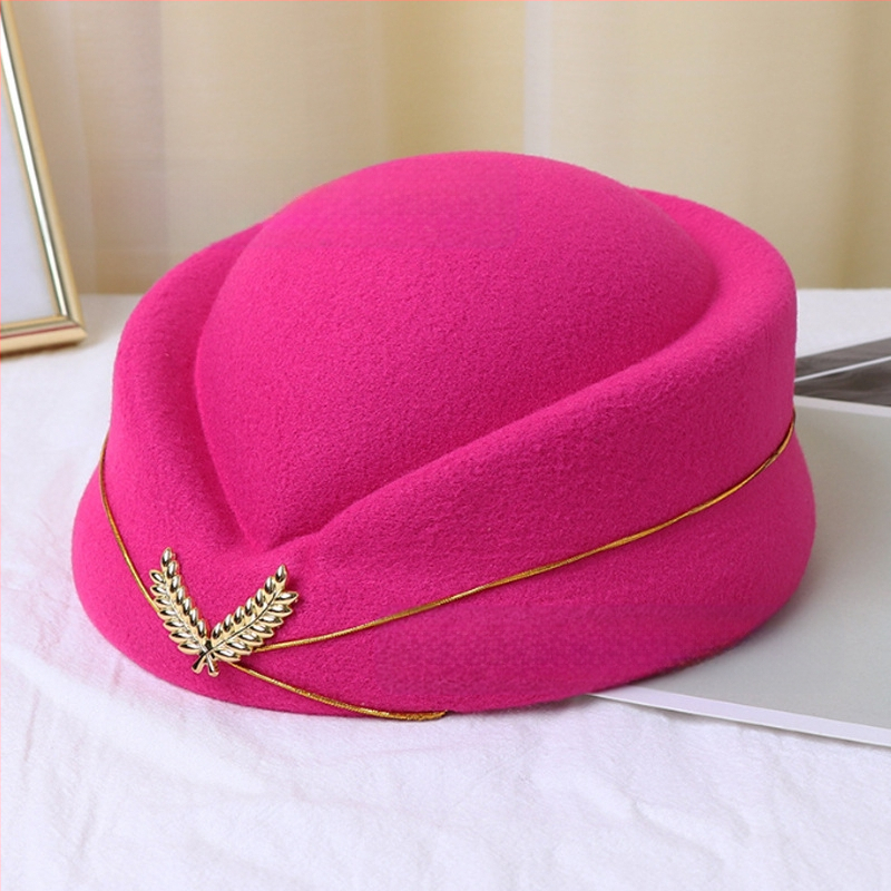 Stjuardessi müts, daamide barett, vastuvõtu etiketi müts, väike trummiorkester, Briti lavaesinemise müts