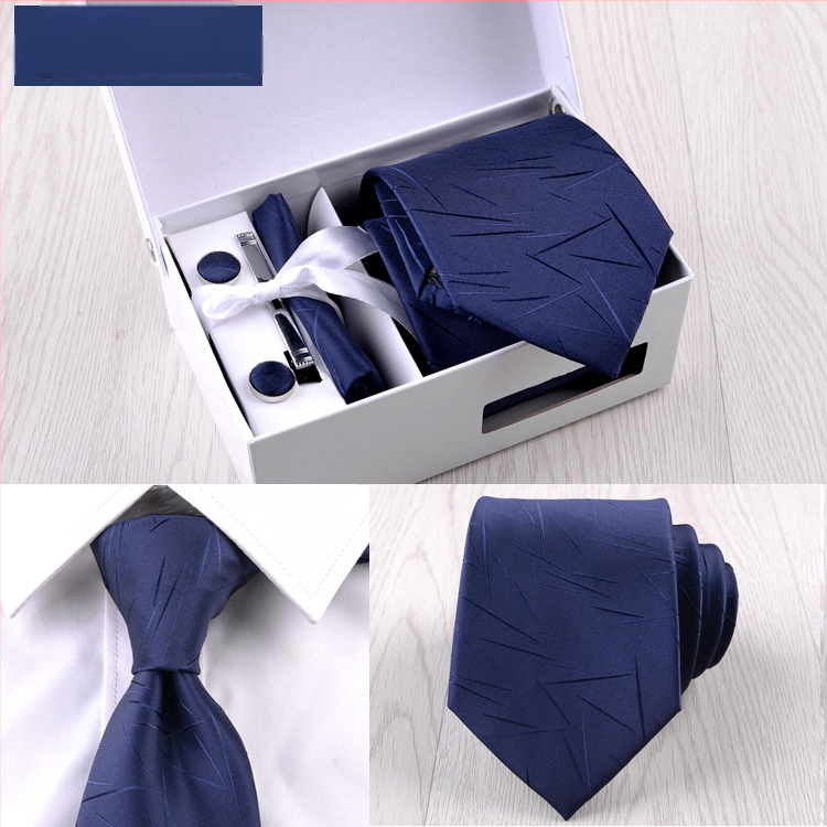 Meeste kuueosaline ülikond, must 8 cm triibuline, peigmehe pulmakinkekarp, tehase poolt tellitav