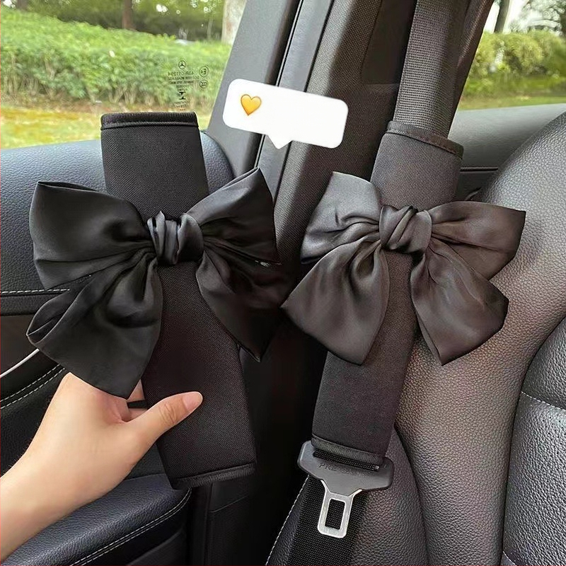 Naujas mielas moteriškas automobilio saugos pečių pagalvėlių rinkinys su peteliške, saugos diržo rinkinys, automobilio salono odinis pečių pagalvėlių dekoravimas