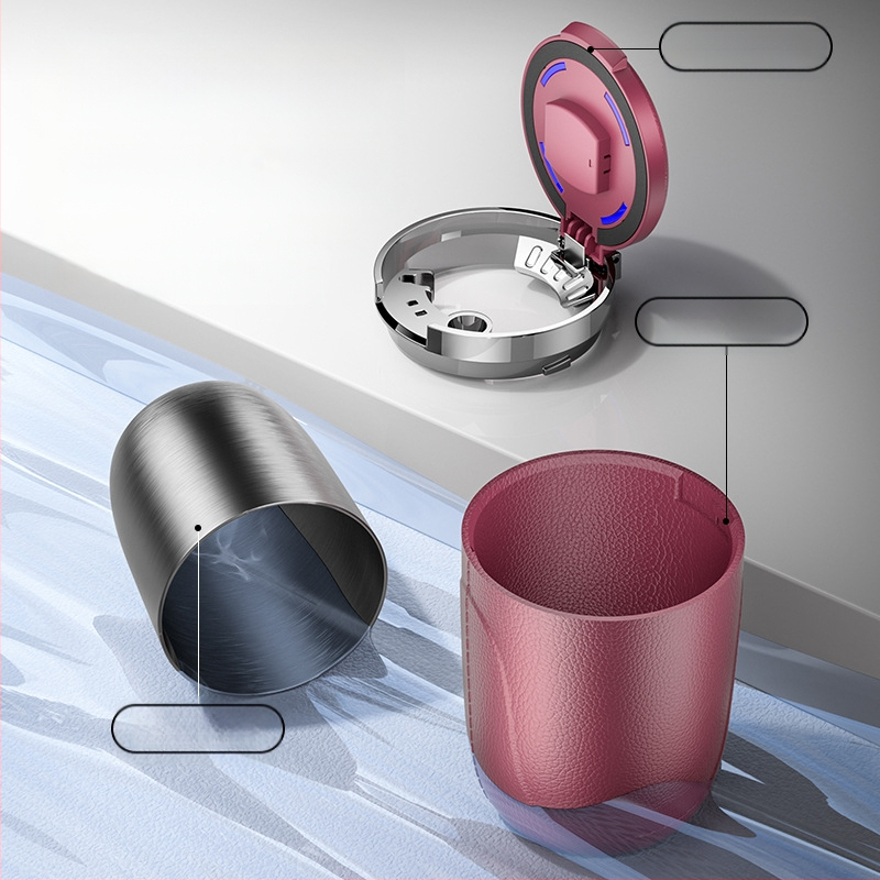 Automobilio peleninė su spalvota LED lempute, auksinė vidinė talpa, vienu mygtuku atidaromas dangtelis, didelės talpos peleninė