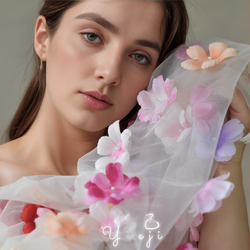 Новият мечтателен булчински воал на Yueji, двуслоен, романтичен, цветен, стерео, цветен, сертификатен воал, сватбени аксесоари Yjv276