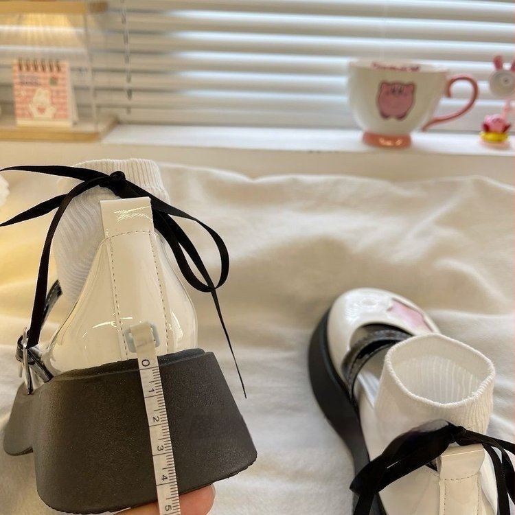 Madingi prancūziški storapadiai apvaliomis nosimis maži odiniai moteriški bateliai 2024 m. vasarai, naujas stilius su sijonu, Mary Jane retro storakulniai bateliai