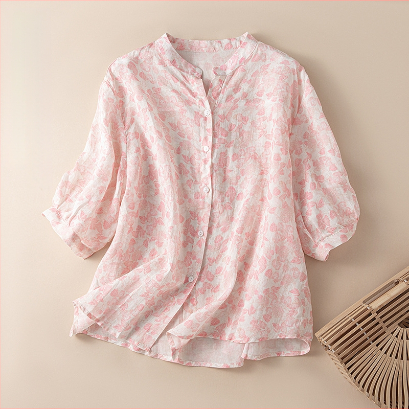 Moteriški 2024 m. vasaros laisvo kirpimo V formos iškirptės gėlėti ramės marškiniai su vidutinėmis rankovėmis.