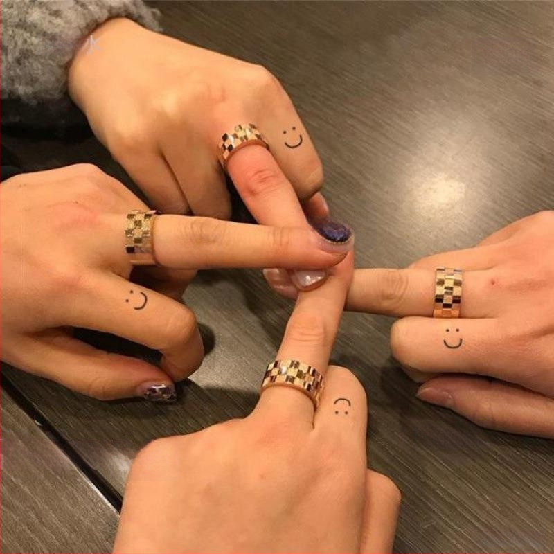 Augalų tatuiruočių lipdukai, paprasti ir mieli besišypsantys veidai, pirštų sulčių žolelių lipdukai, pusiau ilgalaikiai, vandeniui atsparūs moterims