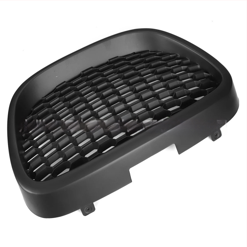 Sobib Seat Leon MK2 04-09 kaitseraua õhuvõtuvõrele, kärgstruktuuriga keskvõre.