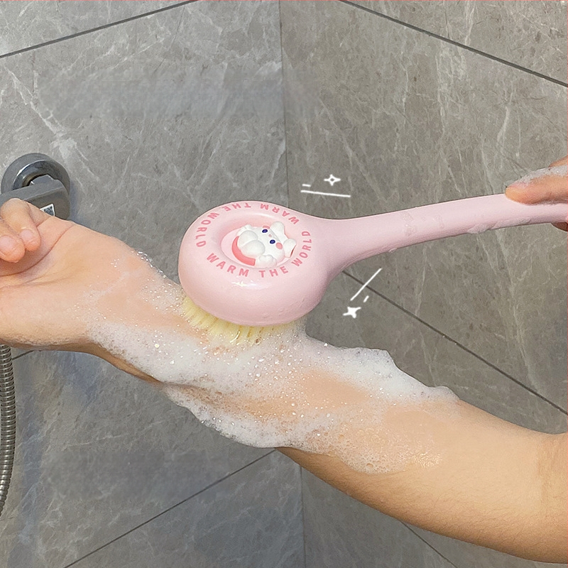 Mergaitiškas vonios šepetys su ilga rankena, minkštais šereliais, tinkantis maudynėms ir nugaros šveitimui, parduodamas didmenine ir tiesiogine prekyba mergaitiško stiliaus.