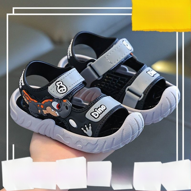 Nauji vaikiški sandalai berniukams 2025 m. vasaros nauji mažiems vidurinės mokyklos mokiniams minkštu dugnu neslystantys paplūdimio batai madingi vaikams
