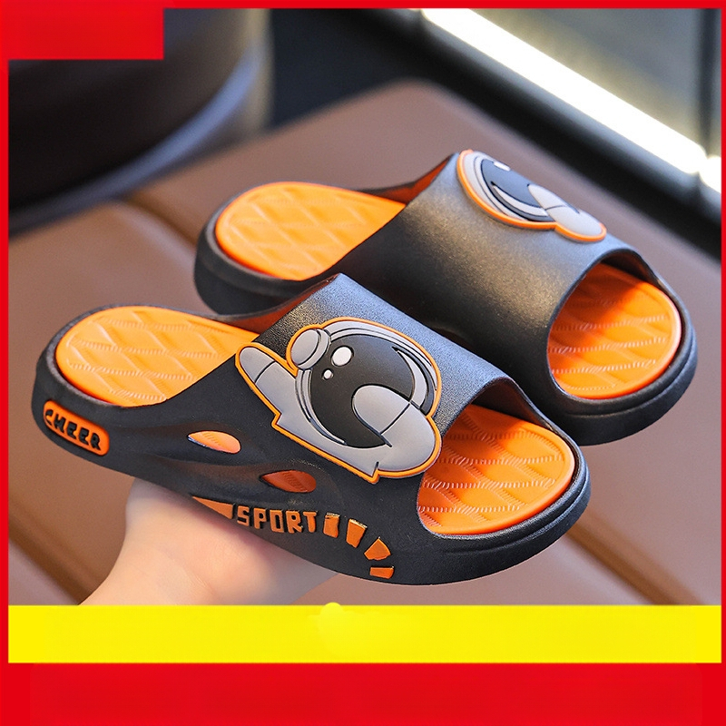 Vaikiškos basutės ir šlepetės, minkšto dugno, skirtos tėvams ir vaikams, naujos, suaugusiesiems skirtos, vasariškos, animacinių filmukų stiliaus, neslystančios, namų, vonios, vonios kambario ir lauko pojūčio.