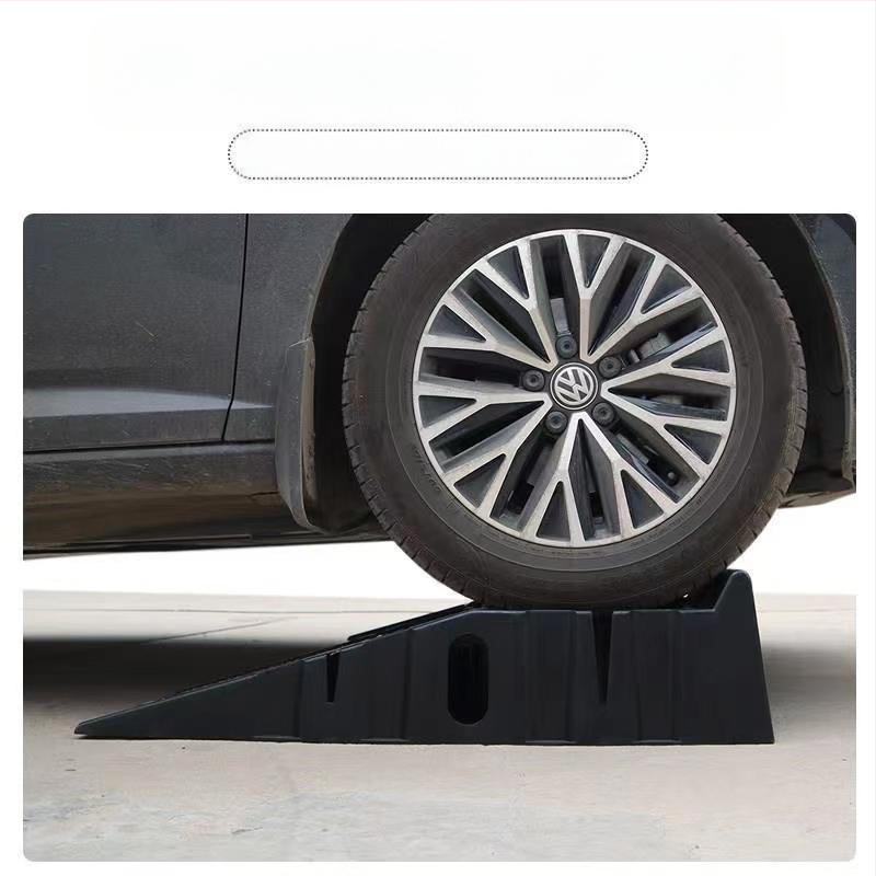 Automobilių techninės priežiūros keltuvų stovų, alyvos keitimo rampų, plastikinių vamzdžių, remonto įrankių ir rampų tiekimas per sieną