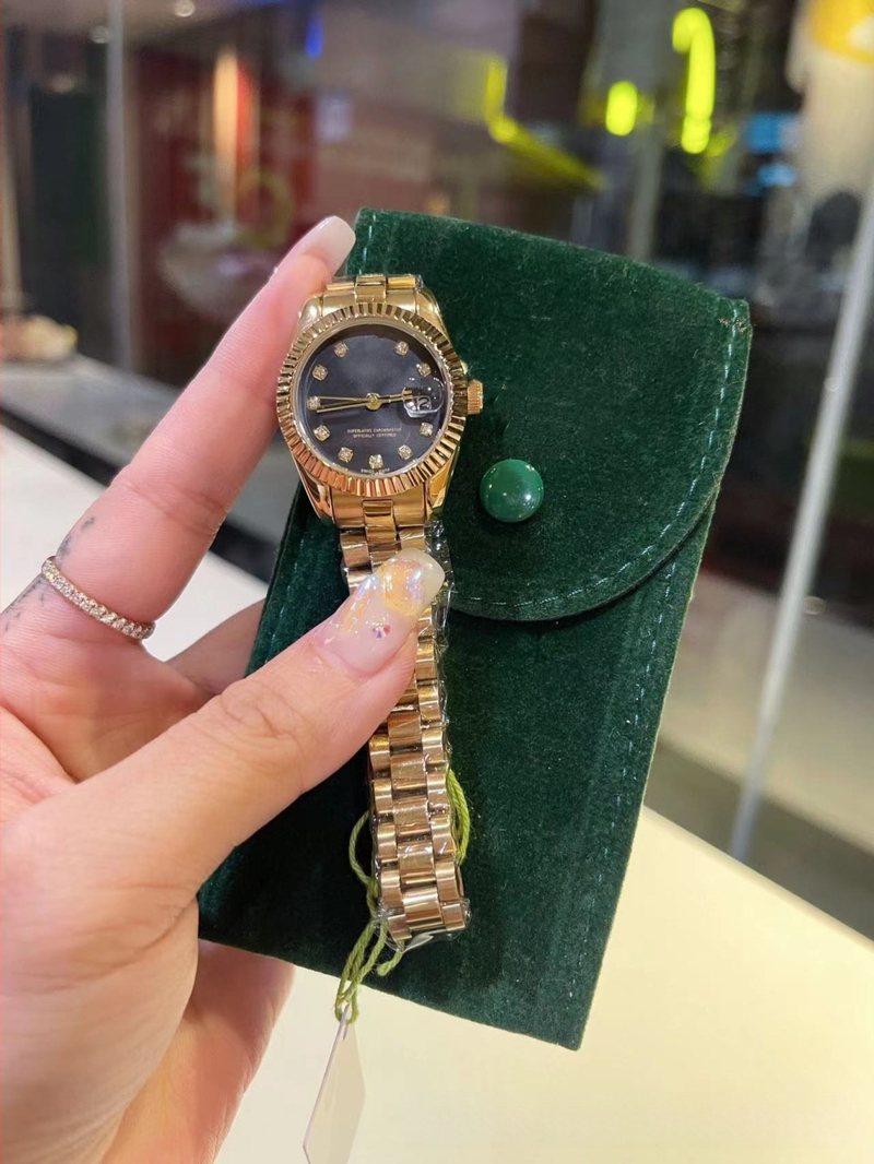 Дамски кварцов часовник Diary Classic Mother-Of-Pearl Diamond Face, компактен, с катарама тип „пеперуда“, с циферблат Temperament Watch Danny Road