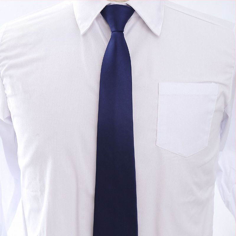 Vīriešu kleita ar lietišķu rakstu, 8 cm matēta auduma, rāvējslēdzēja un bezmezglu kaklasaite, melna, tumši zila, sarkana