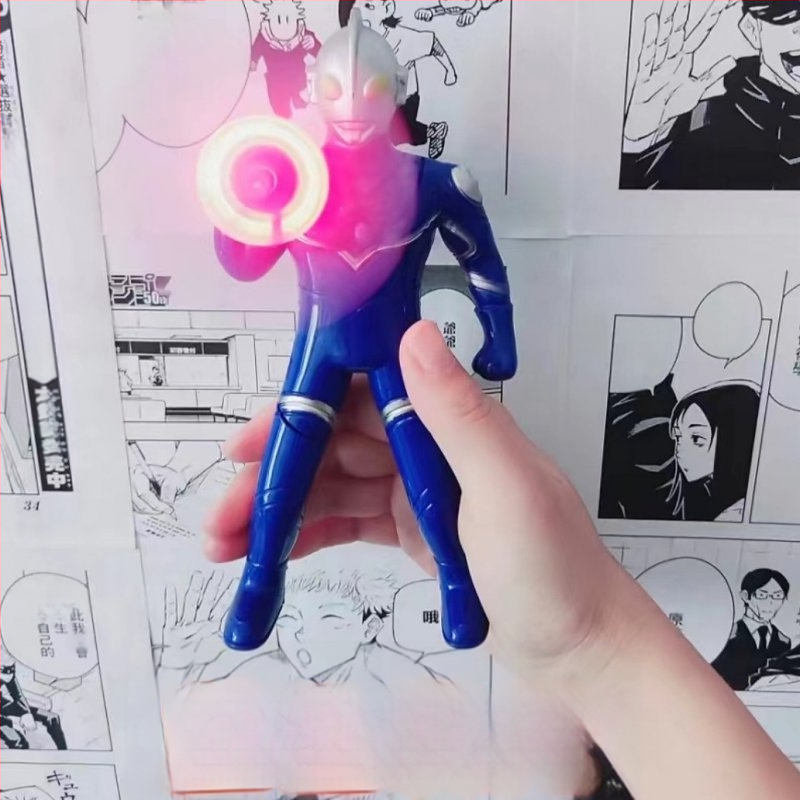 Mini „Ultraman“ šviečiantis ventiliatorius, rankomis sukamas elektrinis ventiliatorius, mažas rankinis, rankomis presuotas „Superman“ patogus rankinis ventiliatorius