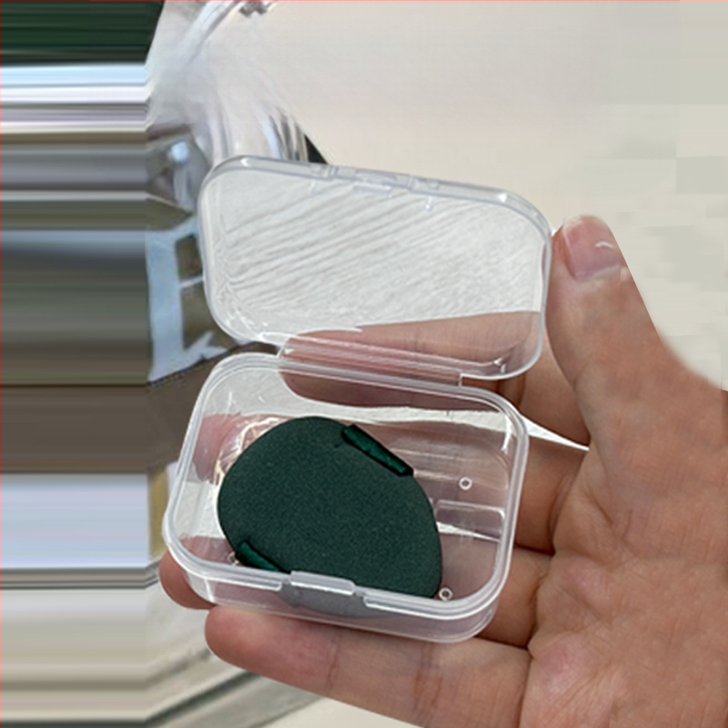 Pārnēsājama tukša pūderslotiņu uzglabāšanas kaste, caurspīdīga un tīra, pārnēsājama komandējumiem, jauks grima galddators, stila vannas istaba