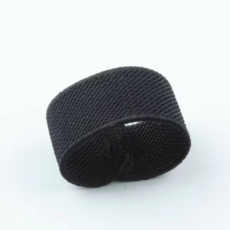 Nailoninis diržas, juodas aksesuaras, uodegos segtukas, fiksuotas žiedas, elastinga, elastinė juosta, sagtis, drobinis diržo žiedas, mažas apskritimas