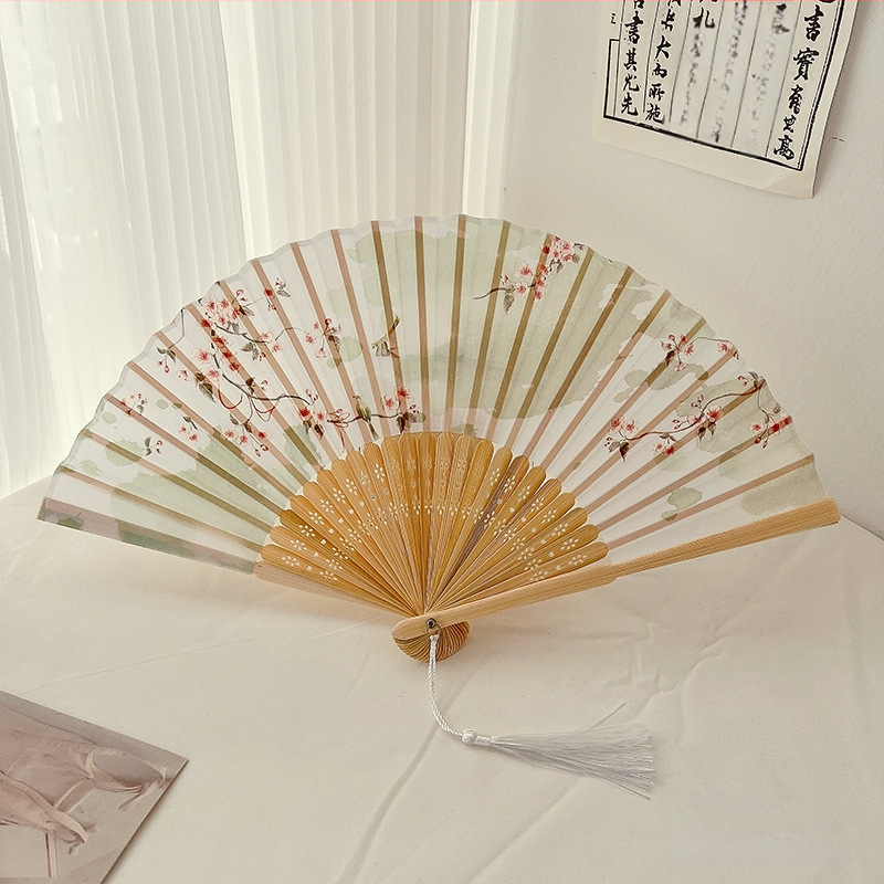 Vanaaegse stiiliga Begoonia kokkupandav ventilaator Uus Hiina kokkupandav väike ventilaator Suvine Hiina stiilis Hanfu fotoga kokkupandav ventilaator Kaasaskantav ventilaator