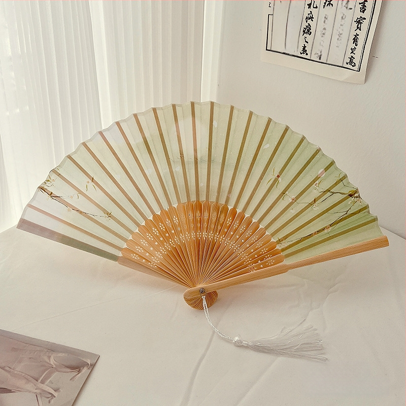 Vanaaegse stiiliga Begoonia kokkupandav ventilaator Uus Hiina kokkupandav väike ventilaator Suvine Hiina stiilis Hanfu fotoga kokkupandav ventilaator Kaasaskantav ventilaator