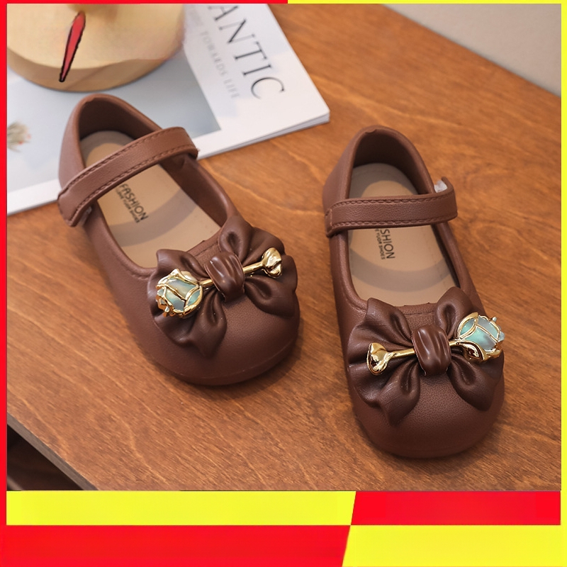 Bērnu pupiņu formas apavi meitenēm 2025. gada pavasara un rudens modeļiem, jauni, neslīdoši, mīksti, apakšā esoši mazuļu princeses apavi, moderni, personalizēti ārzemju stilā