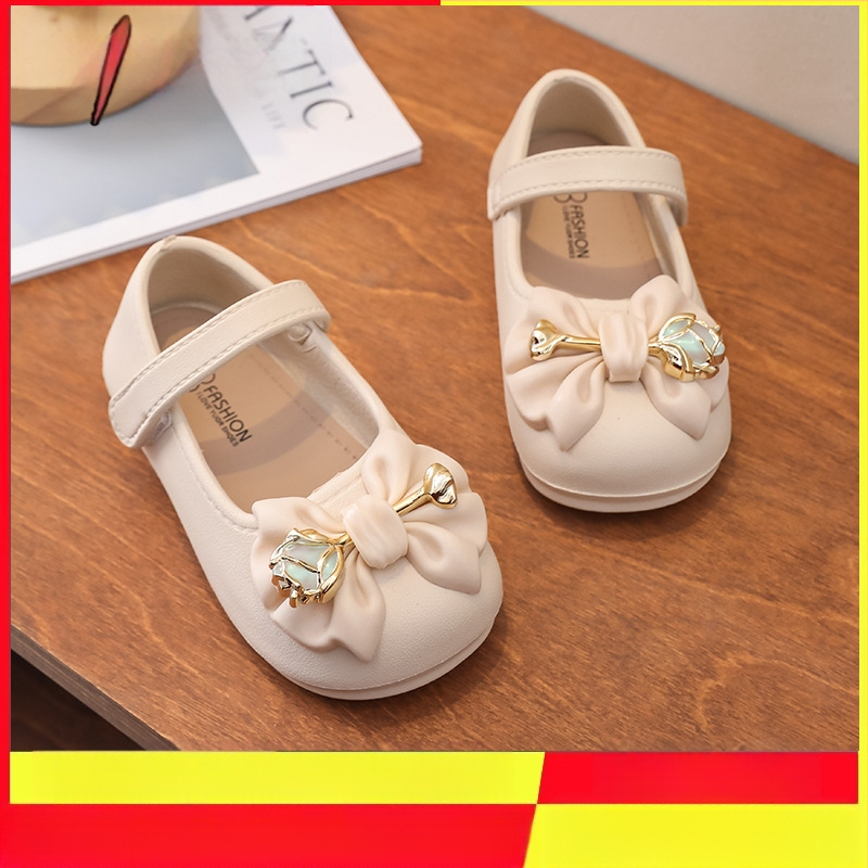 Bērnu pupiņu formas apavi meitenēm 2025. gada pavasara un rudens modeļiem, jauni, neslīdoši, mīksti, apakšā esoši mazuļu princeses apavi, moderni, personalizēti ārzemju stilā