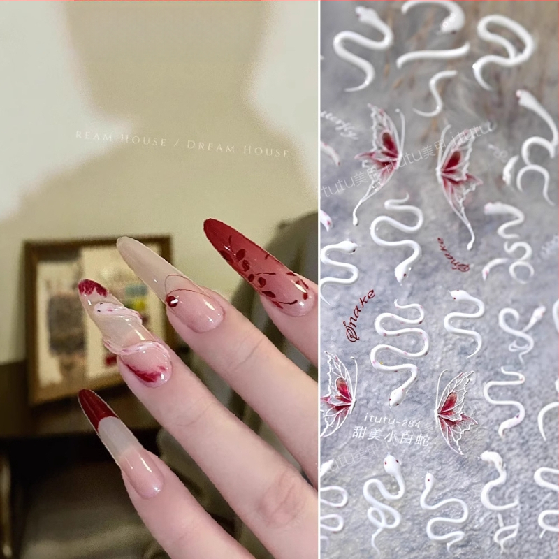 Uus Fugui väike punane madu reljeefne küünekunsti kleebis armas väike valge madu liblikas nutikas väike madu mao seljaliimiga küünekleebis