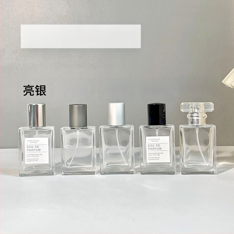 Kvepalų dozavimo buteliukas 30 ml Elegantiškas nešiojamas kosmetinis stiklinis buteliukas Medinis dangtelis Presuojamas purškiklis Skaidrus kvepalų buteliukas Tuščias buteliukas