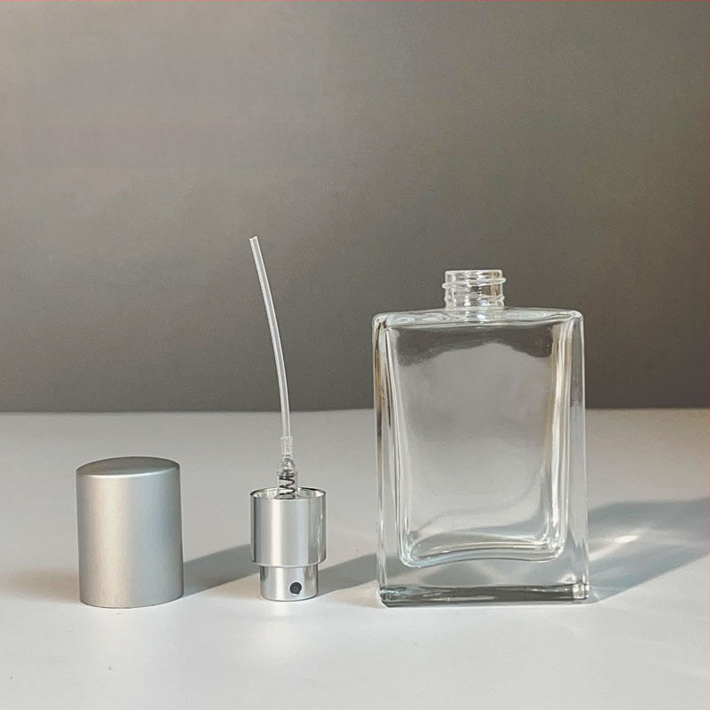 Kvepalų dozavimo buteliukas 30 ml Elegantiškas nešiojamas kosmetinis stiklinis buteliukas Medinis dangtelis Presuojamas purškiklis Skaidrus kvepalų buteliukas Tuščias buteliukas