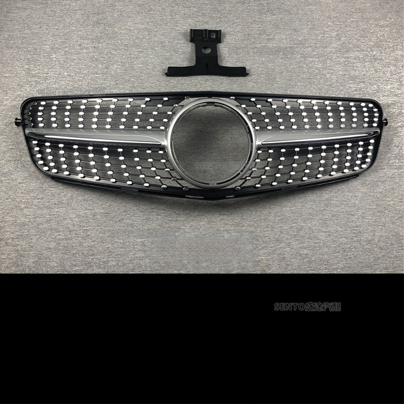 Sobib 2007-2014 Mercedes-Benz C-klassi W204 modifitseeritud keskmisele võrgule GT vertikaalribale Gymnopus AMG esivõrele