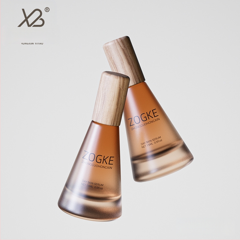 Jaunums noliktavā 20 ml matētas tējas koniskā pudele ar biezu dibenu, smidzināšanas pudele ar pilinātāju, ēteriskās eļļas smaržu pudele, esences apakšpudele