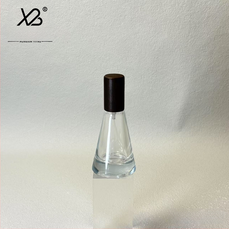 Jaunums noliktavā 20 ml matētas tējas koniskā pudele ar biezu dibenu, smidzināšanas pudele ar pilinātāju, ēteriskās eļļas smaržu pudele, esences apakšpudele