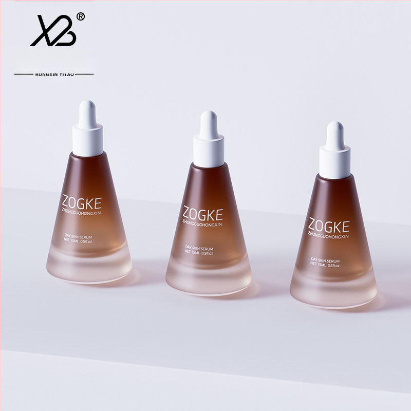 Jaunums noliktavā 20 ml matētas tējas koniskā pudele ar biezu dibenu, smidzināšanas pudele ar pilinātāju, ēteriskās eļļas smaržu pudele, esences apakšpudele