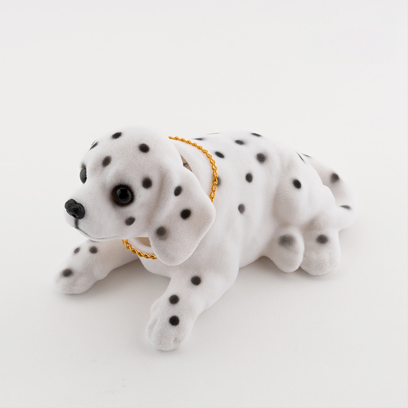 Raputava peaga koera autokaunistuse simulatsioon raputava peaga nuku tarvikud autovaigust liikuva peaga koeraauto kevadkoerte hulgimüük