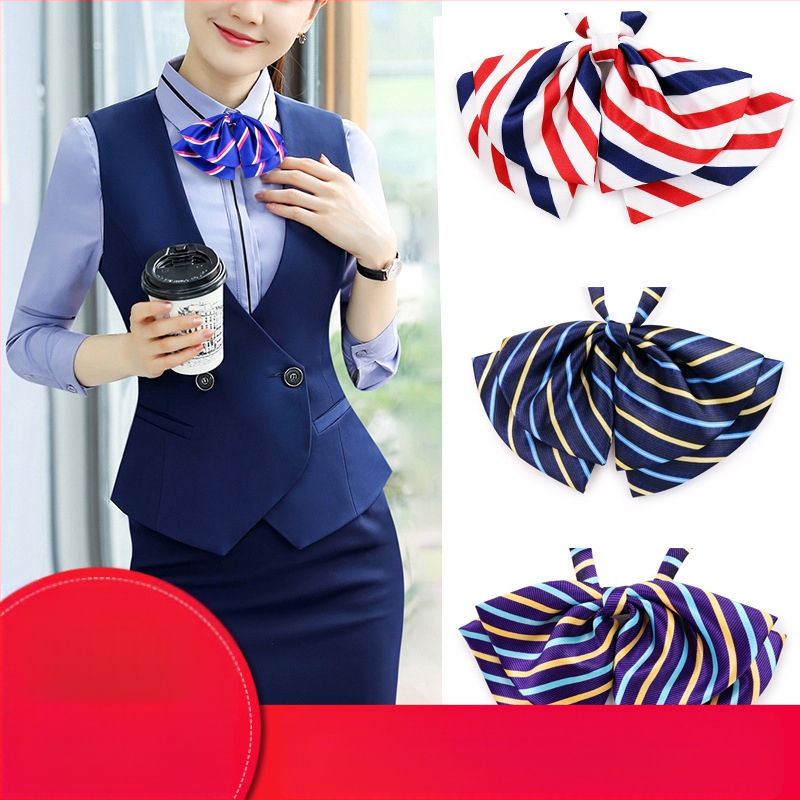 Femeii cu guler profesional, cu flori, stewardesă, studentă, haine de lucru, uniformă, cămașă, cu dantelă, papion gratuit