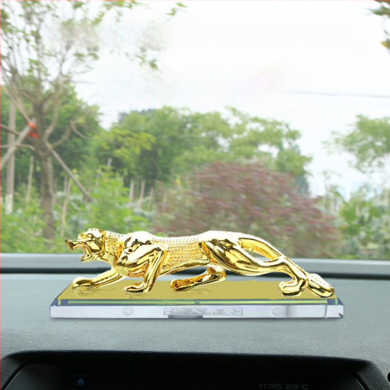 Dominuojantys automobilių papuošalai, leopardo rašto kūrybingi centrinės konsolės automobiliai, vyriški kvepalai, sėdynių papuošalai, automobilių dekoracijos