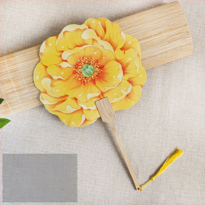 Ветрило с цвят на божур от Луоян, ветрило с форма на цвете в древен стил, културно и творческо място за фотографиране на живописни места в национален стил, персонализиране на ветрило за танцови занаяти