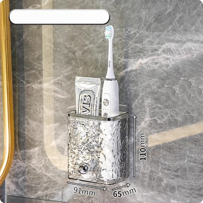 Tualetinis dantų šepetėlis, dantų pasta, šukų stovas, vonios kambarys be skylių, prie sienos tvirtinamas tualetas, praustuvas, skustuvas, supakuotas