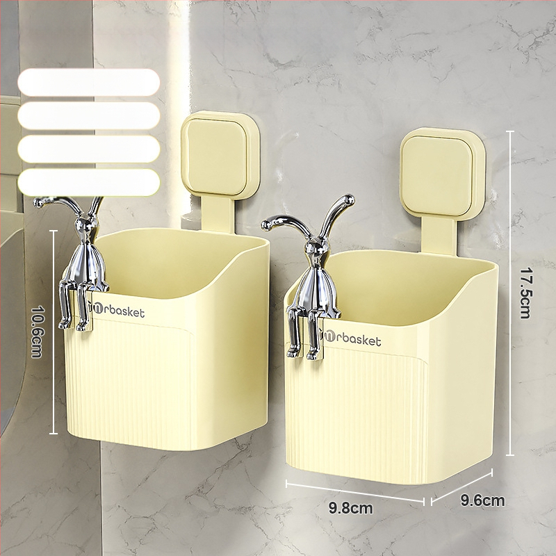 Tualetinis dantų šepetėlis, dantų pasta, šukų stovas, vonios kambarys be skylių, prie sienos tvirtinamas tualetas, praustuvas, skustuvas, supakuotas