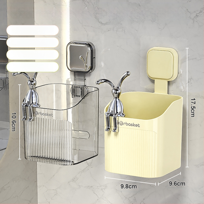 Tualetinis dantų šepetėlis, dantų pasta, šukų stovas, vonios kambarys be skylių, prie sienos tvirtinamas tualetas, praustuvas, skustuvas, supakuotas