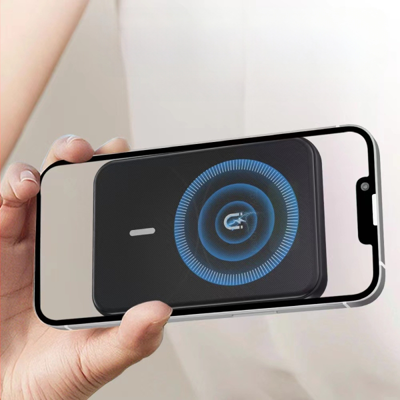 Atsiejamas 4-in-1 belaidžio įkroviklio telefonui, laikrodžiui ir ausinėms — 15W, QC3.0, magnetinis įkrovimas, 2A/3A/5A išvestis